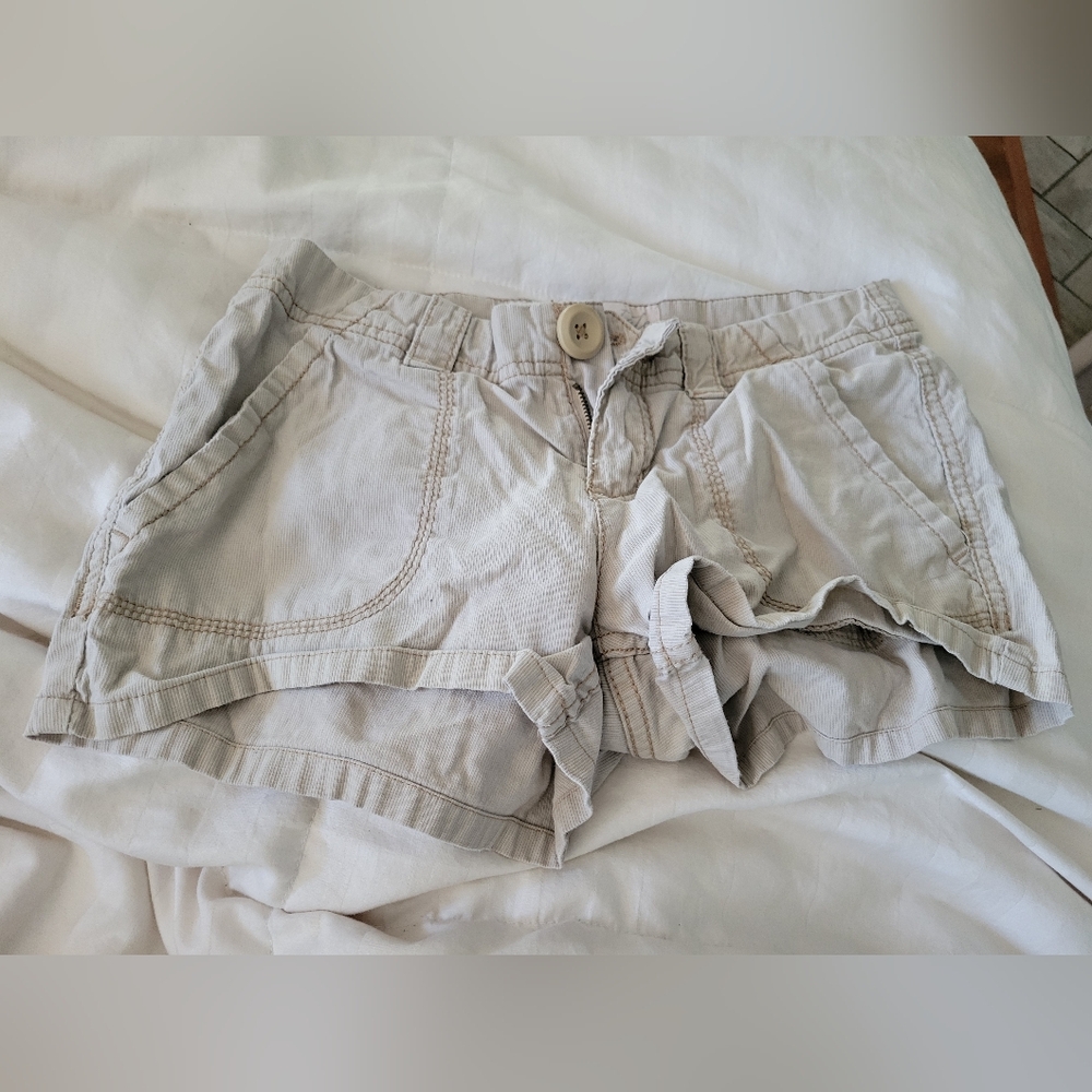 Aeropostale Light Tan Women's Cargo Shorts